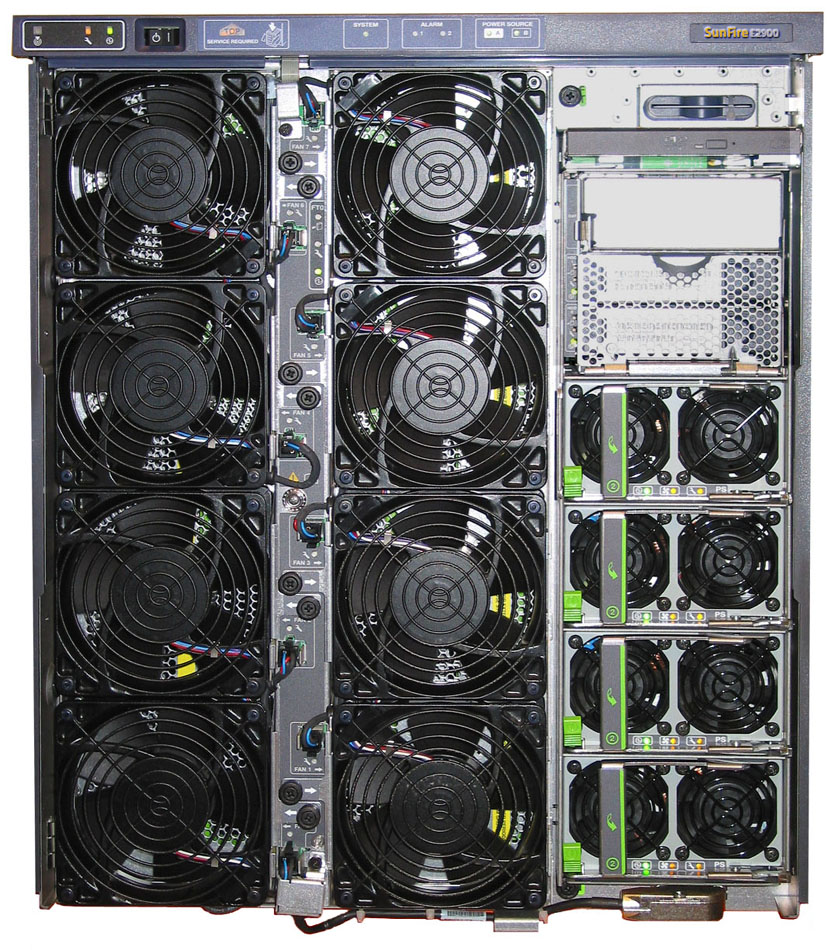 Sun Fire E2900 (post July 2006) Front Open Zoom