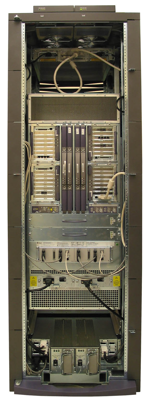 Sun Fire E6900 (post July 2006) Rear Zoom